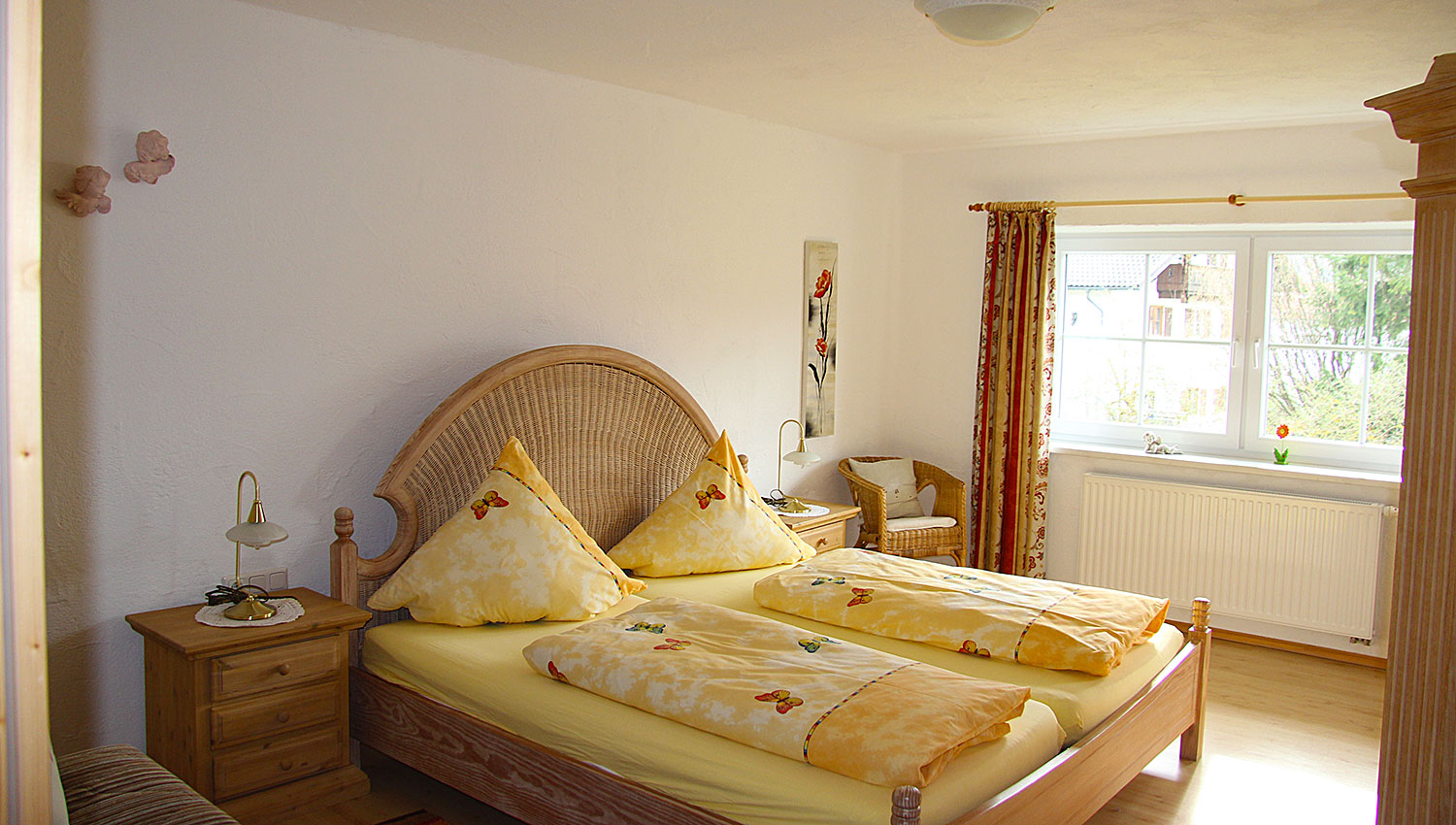 FeWo Alpenrose Schlafzimmer2